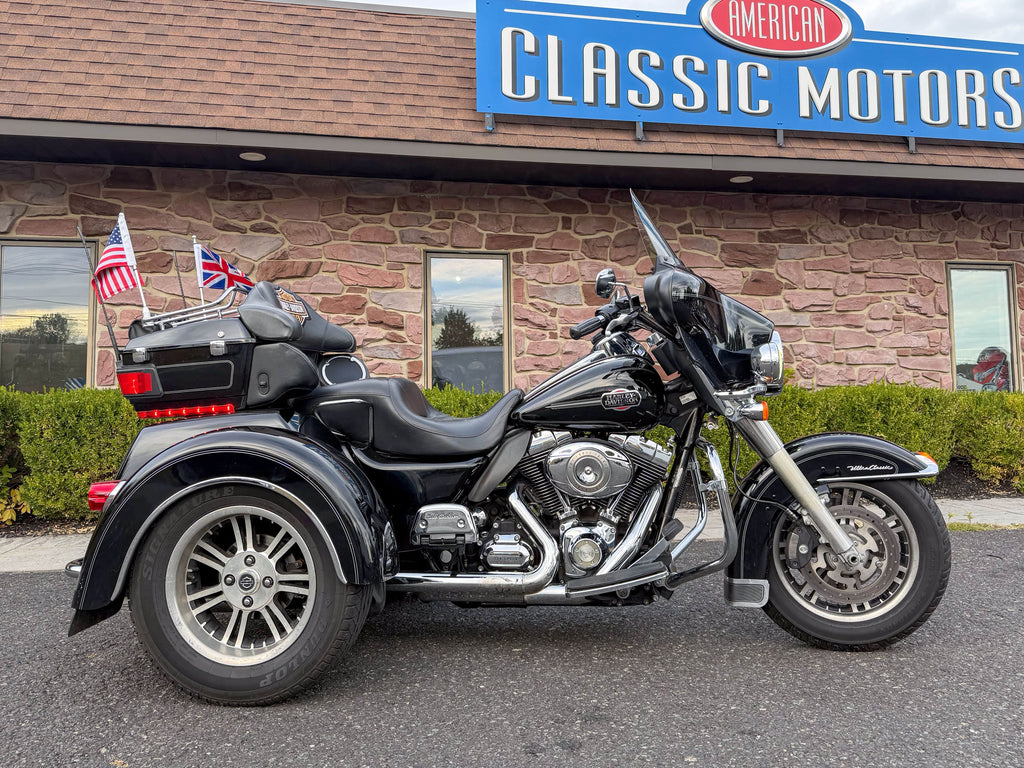 Harley-Davidson Motorcycle 2010 Harley-Davidson Triglide Ultra Classic FLHTCUTG Trike Low Miles & Many Extras! $18,995