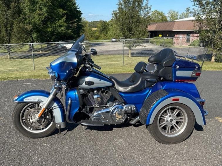 Harley-Davidson Motorcycle 2010 Harley-Davidson Triglide Ultra Classic FLHTCUTG Trike Low Miles & Many Extras! $19,995