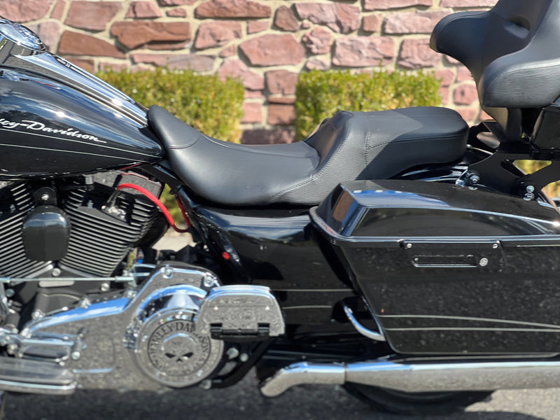 2011 Harley-Davidson Road Glide Custom FLTRX 103