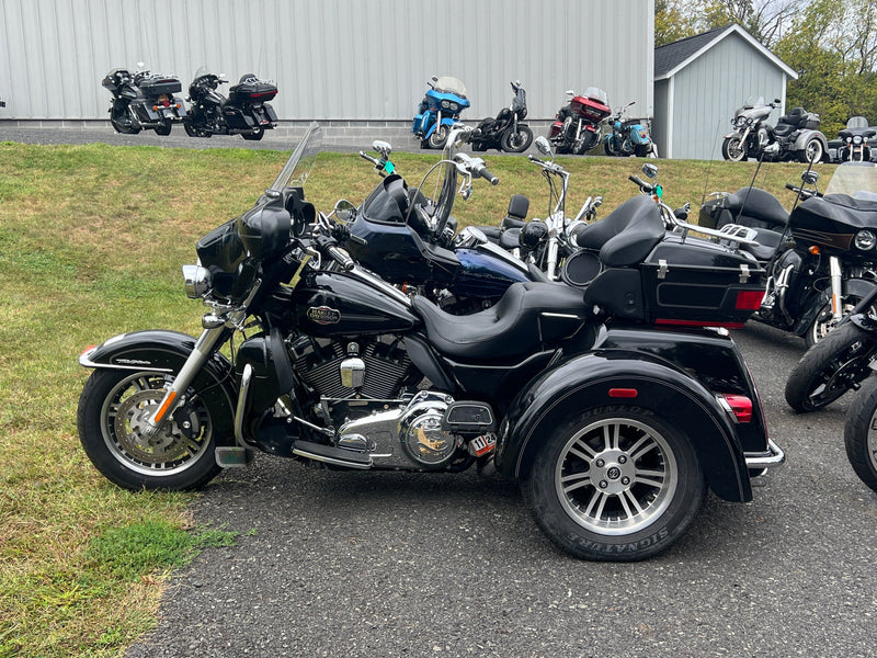 Harley-Davidson Motorcycle 2011 Harley-Davidson Triglide Ultra Classic FLHTCUTG Trike One Owner, Low Miles, & Mechanical Reverse! $20,995