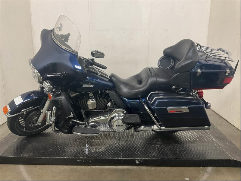 Harley-Davidson Motorcycle 2012 Harley-Davidson Electra Glide Ultra Limited FLHTK 103" 6-Speed One Owner, Clean Carfax, & Extras! $11,000 (Sneak Peak Deal)