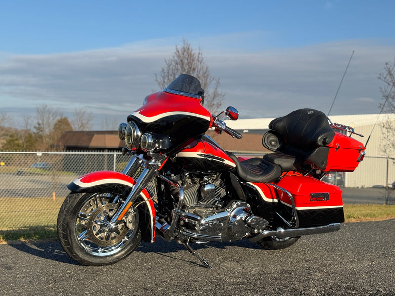 Harley-Davidson Motorcycle 2012 Harley-Davidson Screamin' Eagle 110" CVO Ultra Classic FLHTCUSE7 Loaded w/ Low Miles! $11,995