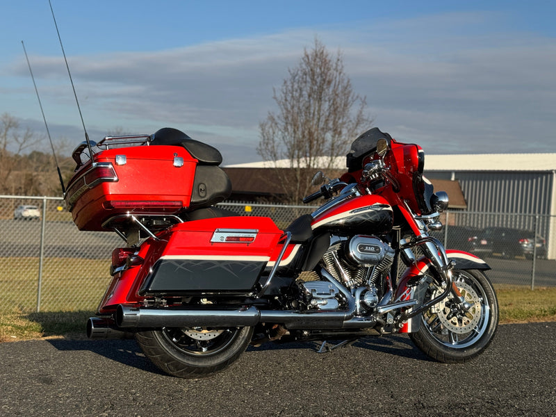 Harley-Davidson Motorcycle 2012 Harley-Davidson Screamin' Eagle 110" CVO Ultra Classic FLHTCUSE7 Loaded w/ Low Miles! $11,995