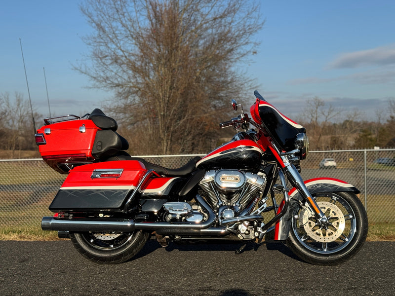 Harley-Davidson Motorcycle 2012 Harley-Davidson Screamin' Eagle 110" CVO Ultra Classic FLHTCUSE7 Loaded w/ Low Miles! $11,995