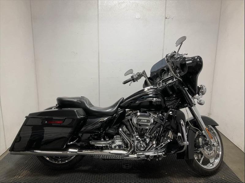 Harley-Davidson Motorcycle 2012 Harley Davidson Screamin’ Eagle Street Glide FLHXSE3 CVO 110"  Only 11,727 miles w/ Extras! $15,995 (In Transit)