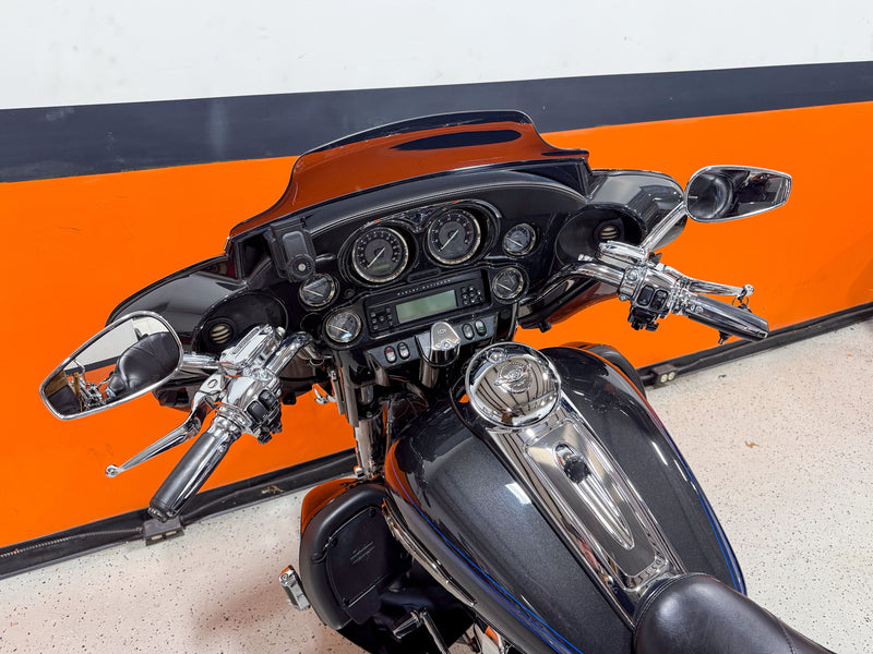 Harley-Davidson Motorcycle 2013 Harley-Davidson Screamin' Eagle CVO Ultra Classic FLHTCUSE8 110th Anniversary One Owner Very Low Miles! $15,995