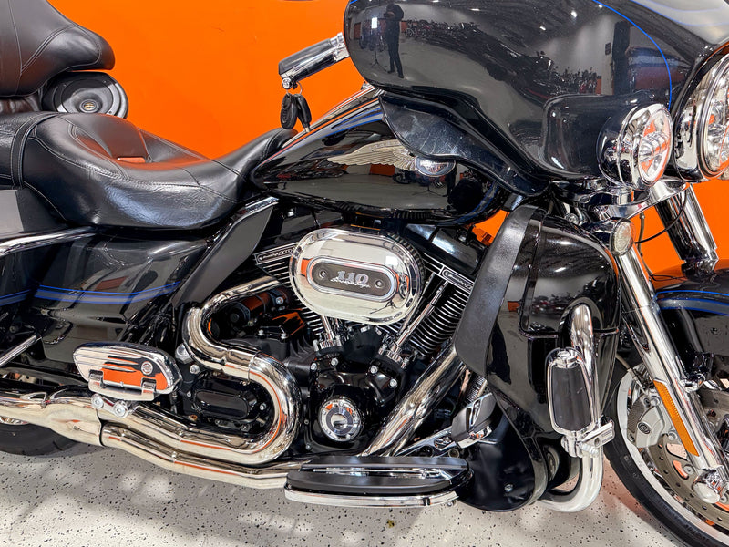 Harley-Davidson Motorcycle 2013 Harley-Davidson Screamin' Eagle CVO Ultra Classic FLHTCUSE8 110th Anniversary One Owner Very Low Miles! $15,995