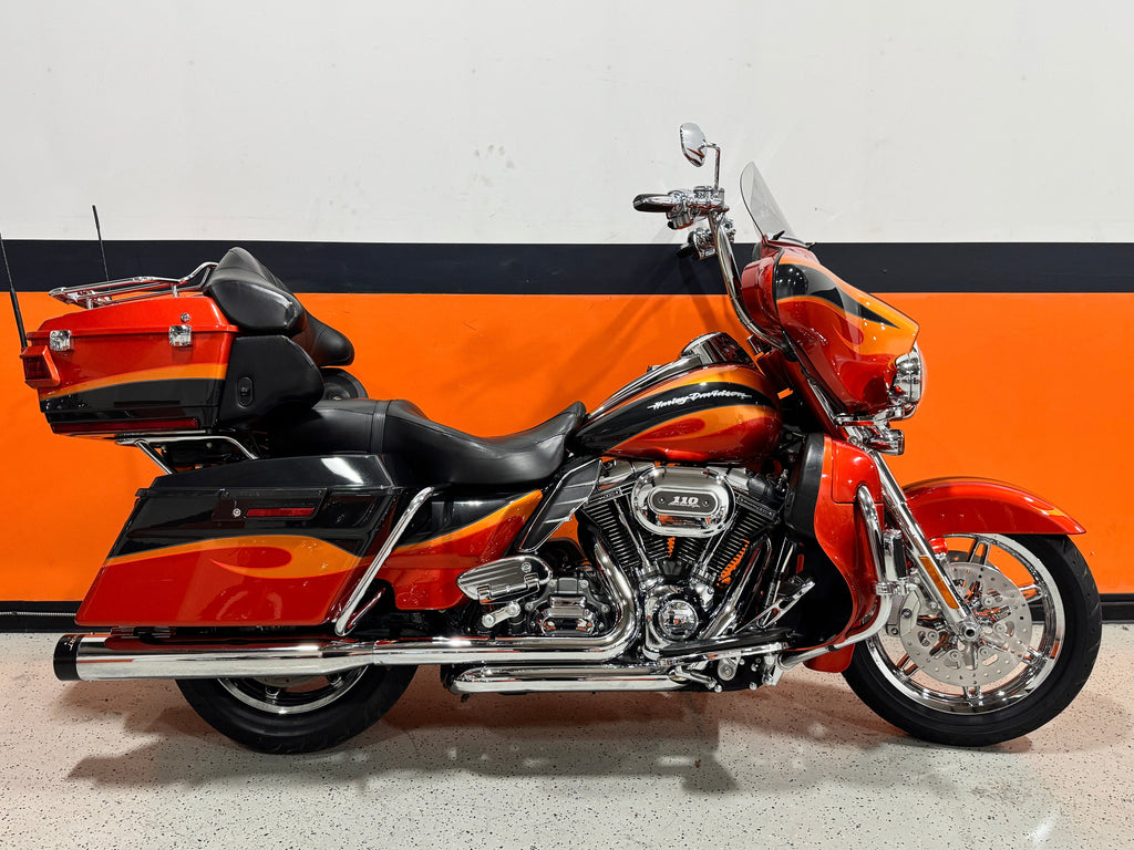 Harley-Davidson Motorcycle 2013 Harley-Davidson Screamin' Eagle CVO Ultra Classic FLHTCUSE8 One Owner Low Miles Apes Duals Upgrades! $14,995
