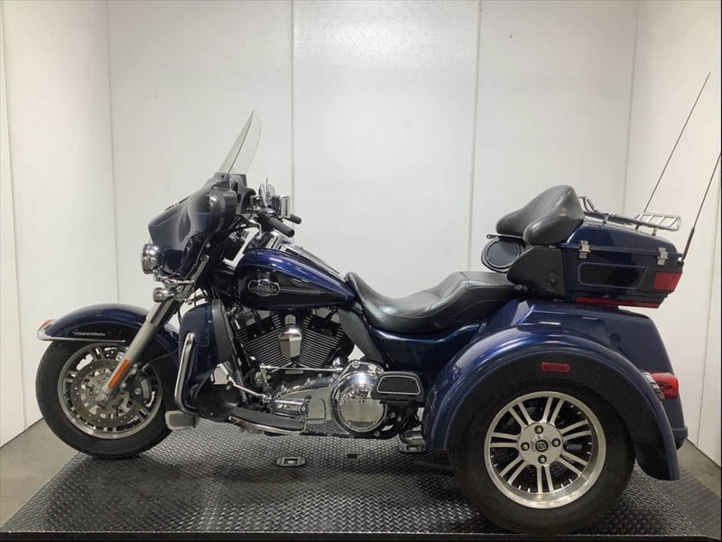 Harley-Davidson Motorcycle 2013 Harley-Davidson Triglide Ultra Classic FLHTCUTG Trike One Owner w/ True Duals! Only 16,873 Miles! $20,995 (Sneak Peek Deal)