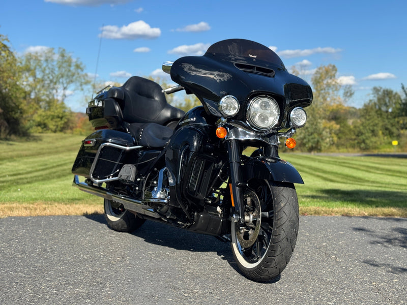 Harley-Davidson Motorcycle 2014 Harley-Davidson Ultra Classic Limited FLHTK 103" 6-Speed w/ Extras! One Owner - Clean Carfax - Serviced $9,995