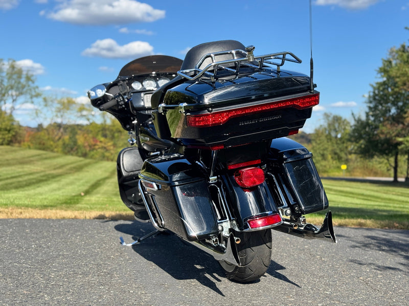 Harley-Davidson Motorcycle 2014 Harley-Davidson Ultra Classic Limited FLHTK 103" 6-Speed w/ Extras! One Owner - Clean Carfax - Serviced $9,995