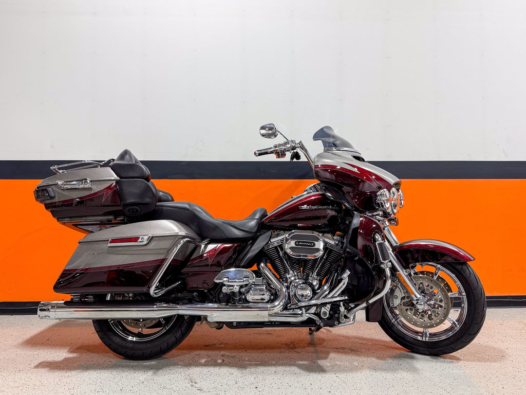 Harley-Davidson Motorcycle 2015 Harley-Davidson CVO Screamin' Eagle Ultra Classic Limited FLHTKSE 110" Low Miles, Apes, and Detachable Tourpak! $19,995