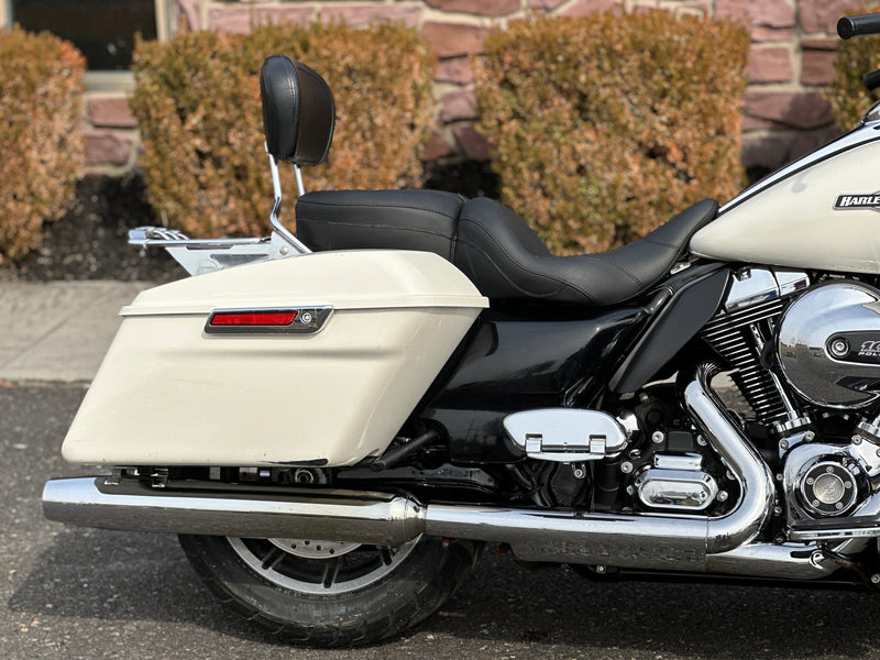 2015 Harley-Davidson Electra Glide Police FLHTP 103 6-Speed w/ Extras! -  $11,995 103/1688cc Twin Cam Engine. 6-Speed Transmission. Whi