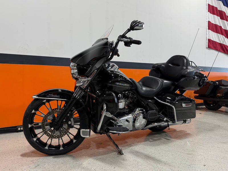 Harley-Davidson Motorcycle 2015 Harley-Davidson Limited FLHTK w/ Extras! $15,995
