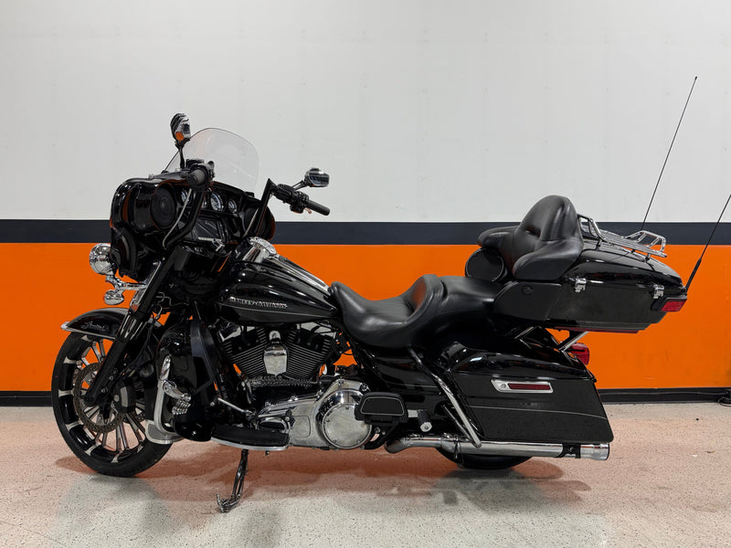 Harley-Davidson Motorcycle 2015 Harley-Davidson Limited FLHTK w/ Extras! $15,995