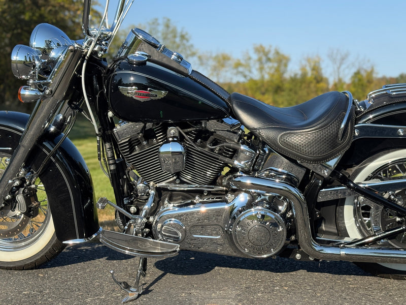 Harley-Davidson Motorcycle 2015 Harley-Davidson Softail Deluxe FLSTN One-Owner w/ Chrome Front End Low Miles! $14,995