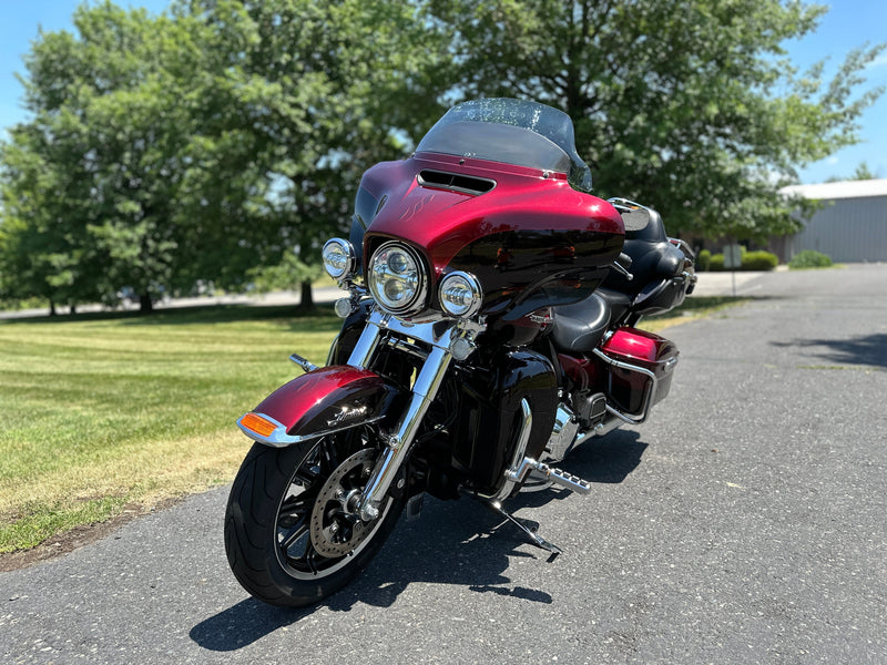 Harley-Davidson Motorcycle 2015 Harley-Davidson Touring Electra Glide Ultra Limited FLHTK One owner Chrome Front End & Extras! $14,995