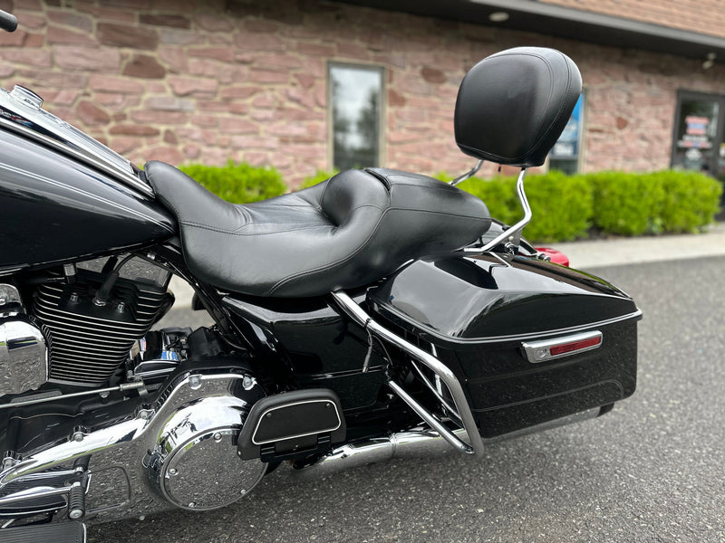 Harley-Davidson Motorcycle * 2015 Harley-Davidson Touring Road King FLHR 103" 6-Speed One Owner & Low Miles! $12,995