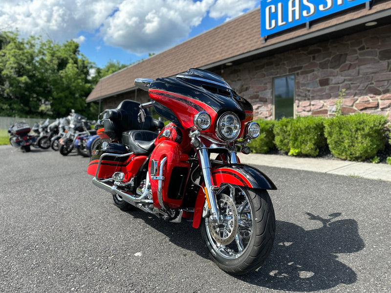 Harley-Davidson Motorcycle 2016 Harley-Davidson 110" CVO Screamin' Eagle Ultra Classic Limited FLHTKSE Low Miles One Owner $20,995