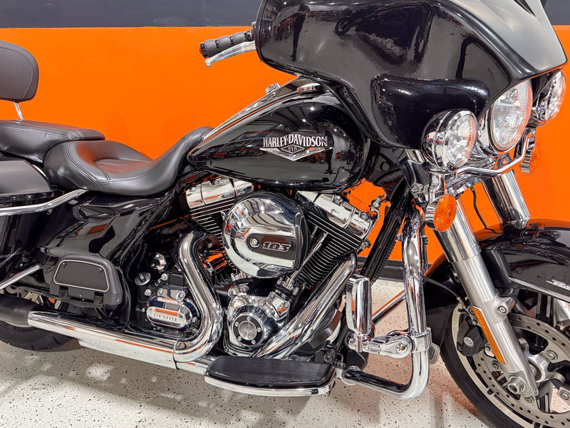 Harley-Davidson Motorcycle 2016 Harley-Davidson Road King FLHR 103" Street Glide Style Detachable Fairing & Upgrades! $11,995
