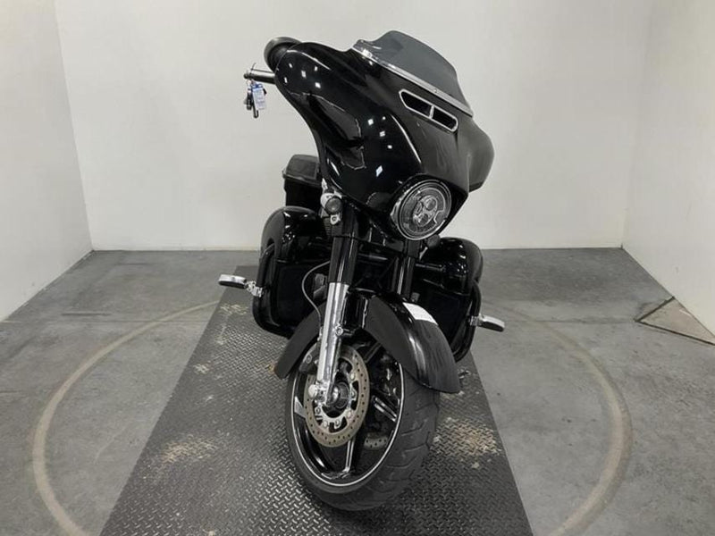 Harley-Davidson Motorcycle 2016 Harley-Davidson Screamin' Eagle CVO Street Glide FLHXSE 110" Loaded! One Owner! Comes w/ New Seat $16,995 (Sneak Peek Deal)