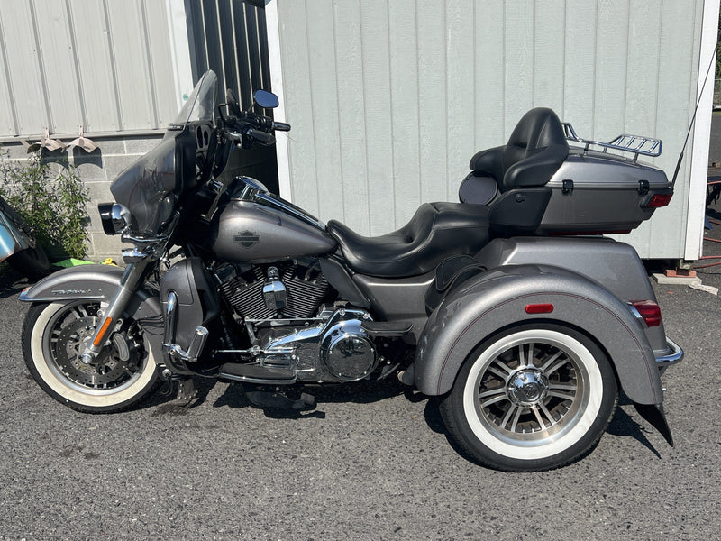 Harley-Davidson Motorcycle 2016 Harley-Davidson Triglide Ultra Classic FLHTCUTG One Owner w/ Many Extras! $21,995