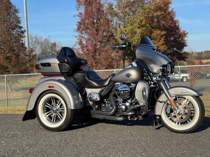 Harley-Davidson Motorcycle 2016 Harley-Davidson Triglide Ultra Classic FLHTCUTG One Owner w/ Many Extras! $21,995