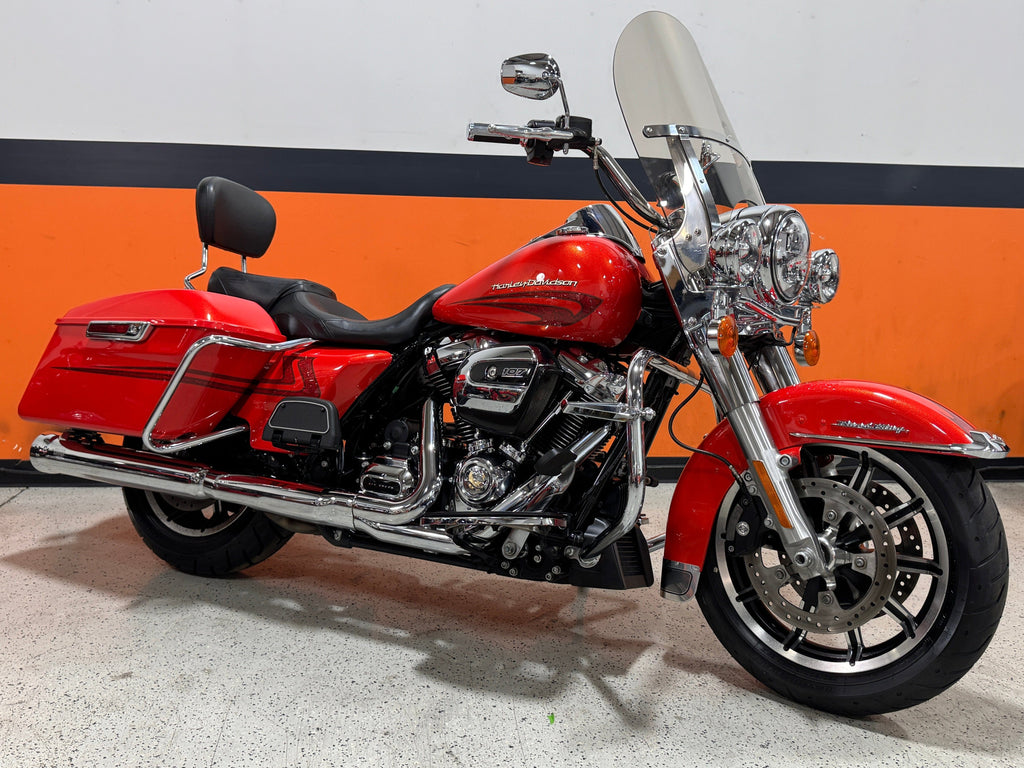 Harley-Davidson Motorcycle 2017 Harley-Davidson Road King FLHR M8 FLHXS w/ Detachable Batwing Fairing & Extras! $13,495