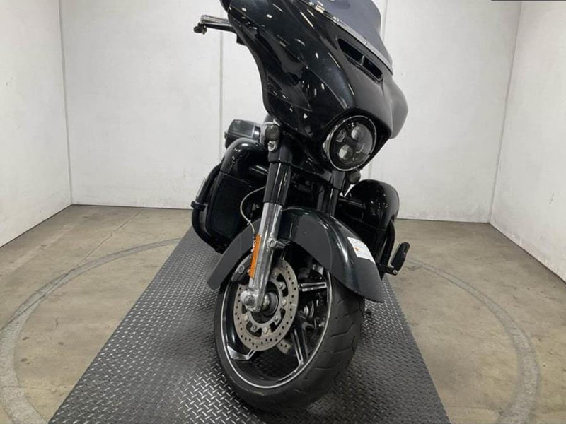 Harley-Davidson Motorcycle 2017 Harley-Davidson Screamin' Eagle Street Glide CVO FLHXSE 114" One Owner w/ Only 9,686 Miles! $18,995 (Sneak Peek Deal)