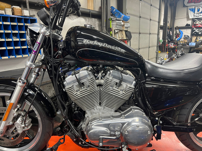 Harley-Davidson Motorcycle 2017 Harley-Davidson Sportster XL883L Super Low Only 10k Miles w/ Extras! $5,500