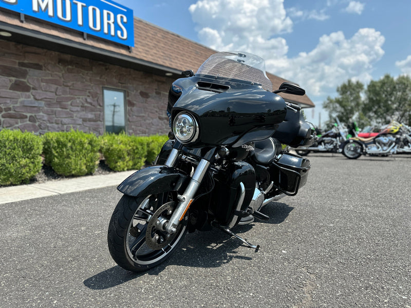 Harley-Davidson Motorcycle 2017 Harley Davidson Street Glide Special FLHXS Many Extras! Power Duals, Bars, Detachable Tourpak, & Much More! $16,995