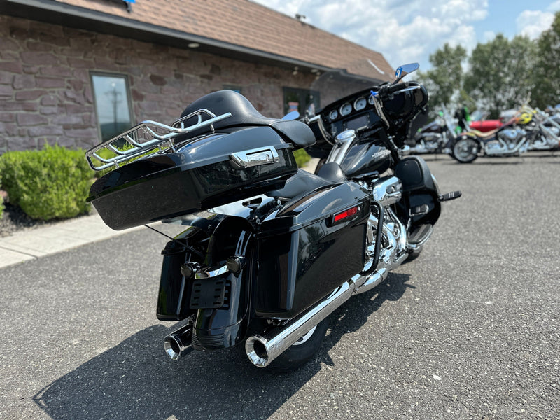 Harley-Davidson Motorcycle 2017 Harley Davidson Street Glide Special FLHXS Many Extras! Power Duals, Bars, Detachable Tourpak, & Much More! $16,995