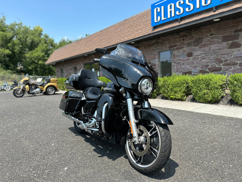 Harley-Davidson Motorcycle 2017 Harley Davidson Street Glide Special FLHXS Many Extras! Power Duals, Bars, Detachable Tourpak, & Much More! $16,995