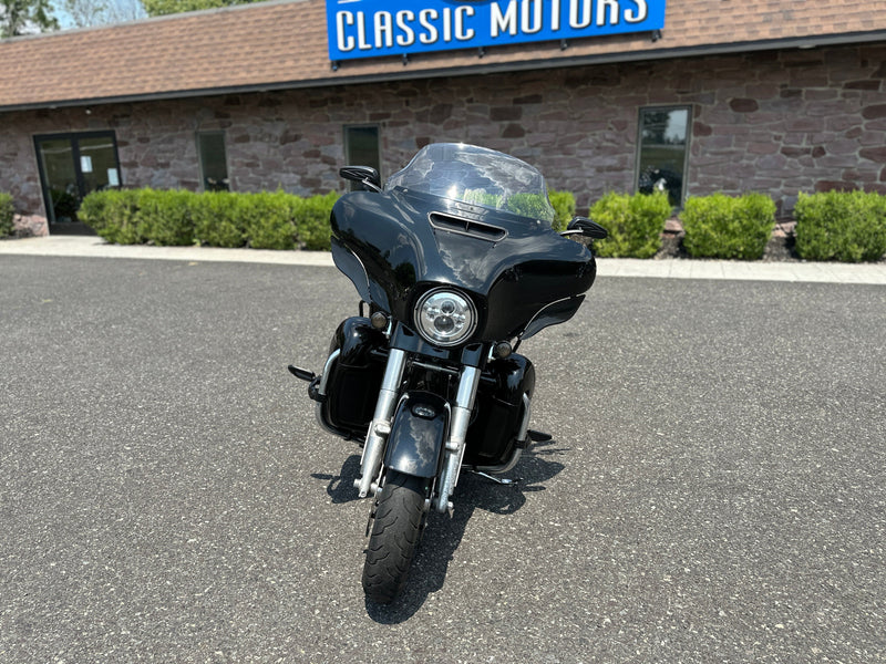 Harley-Davidson Motorcycle 2017 Harley Davidson Street Glide Special FLHXS Many Extras! Power Duals, Bars, Detachable Tourpak, & Much More! $16,995