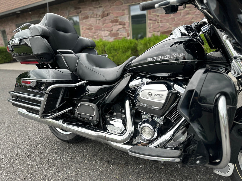 Harley-Davidson Motorcycle 2017 Harley-Davidson Touring Electra Glide Ultra Limited FLHTK M8 One Owner Loaded! $12,995