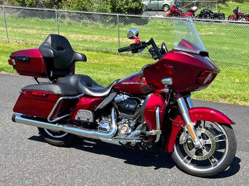 Harley-Davidson Motorcycle 2017 Harley-Davidson Touring Road Glide FLTRX Ultra Tourpak & Lowers. Thousands in Extras! $16,995