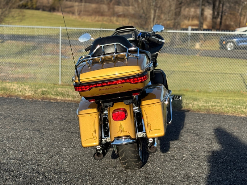 Harley-Davidson Motorcycle 2017 Harley-Davidson Touring Road Glide Ultra FLTRU 107 Milwaukee 8 w/ only 16k Miles & Extras! - $14,995