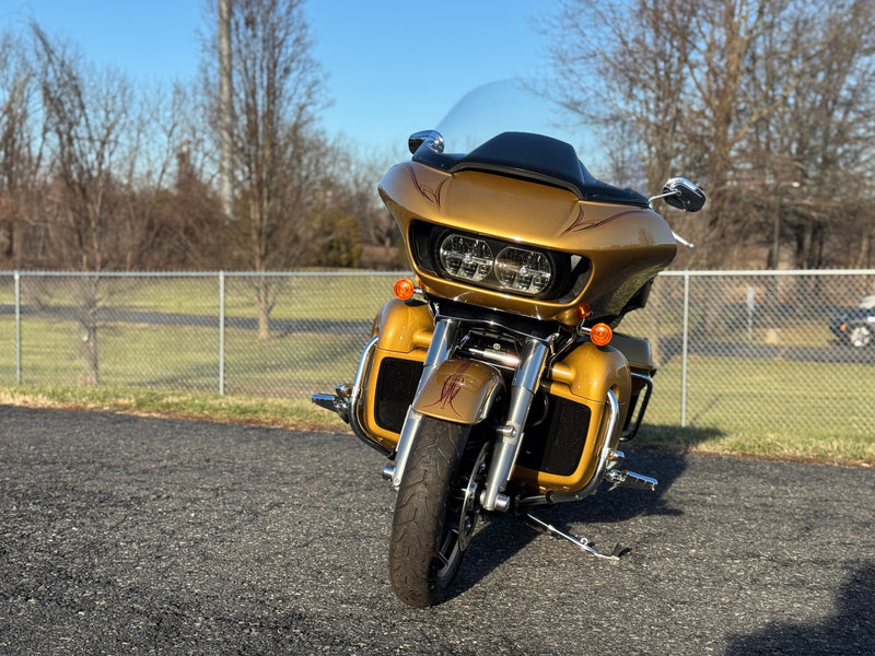 Harley-Davidson Motorcycle 2017 Harley-Davidson Touring Road Glide Ultra FLTRU 107 Milwaukee 8 w/ only 16k Miles & Extras! - $14,995