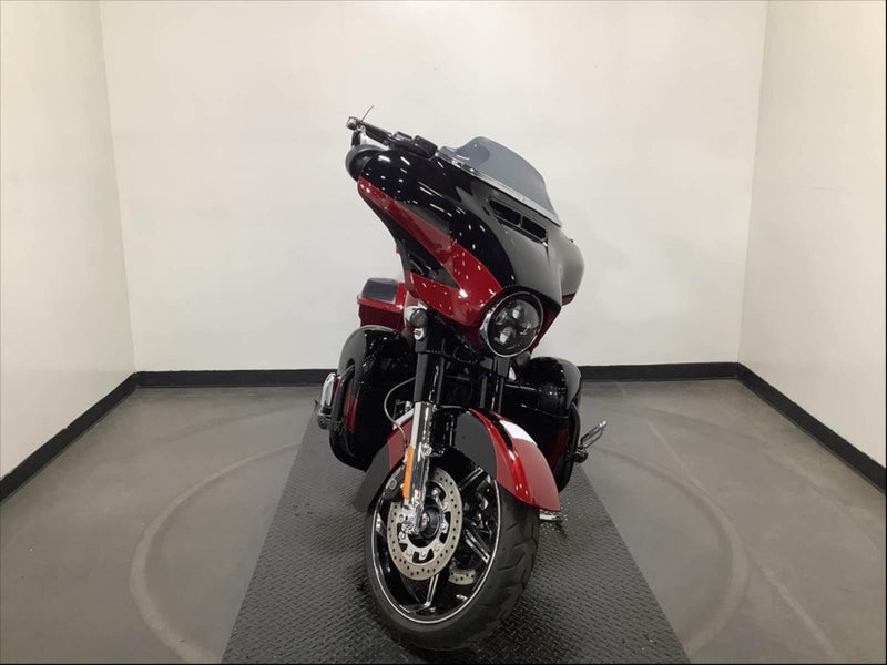 Harley-Davidson Motorcycle 2017 Harley-Davidson Touring Street Glide CVO FLHXSE 114" One Owner Low Miles Apes Mufflers Extras! $23,995