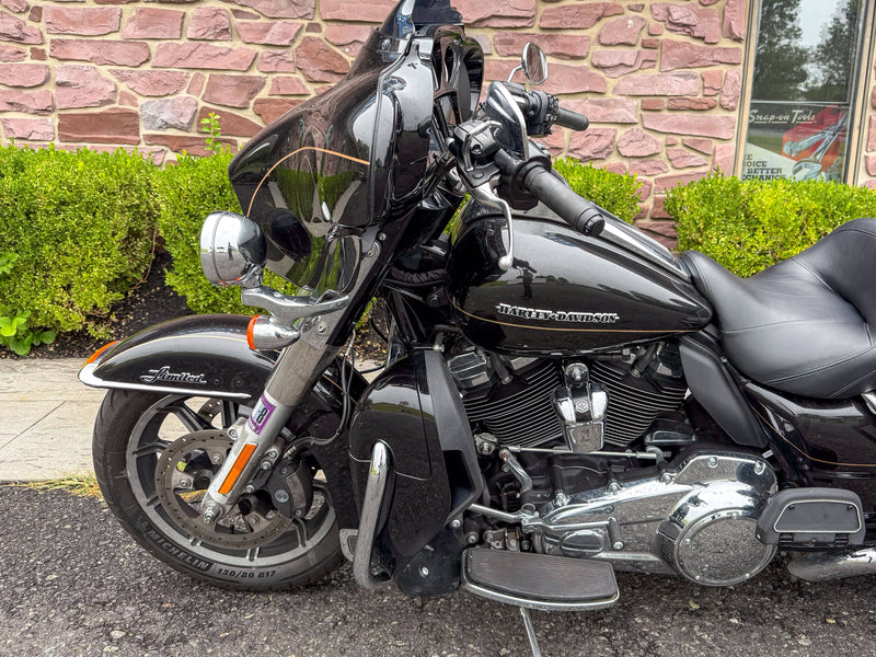 Harley-Davidson Motorcycle 2017 Harley-Davidson Ultra Limited FLHTK M8 One Owner Loaded! Low Miles! $14,995