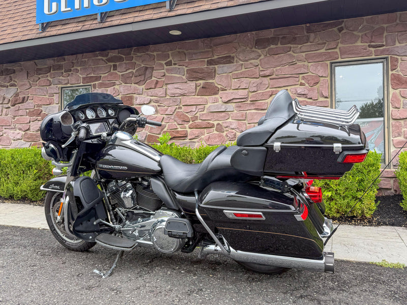 Harley-Davidson Motorcycle 2017 Harley-Davidson Ultra Limited FLHTK M8 One Owner Loaded! Low Miles! $14,995