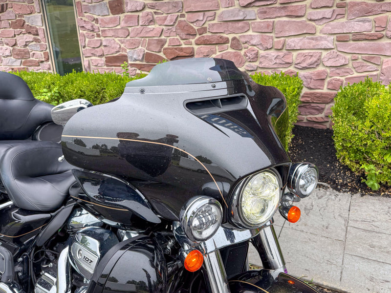 Harley-Davidson Motorcycle 2017 Harley-Davidson Ultra Limited FLHTK M8 One Owner Loaded! Low Miles! $14,995