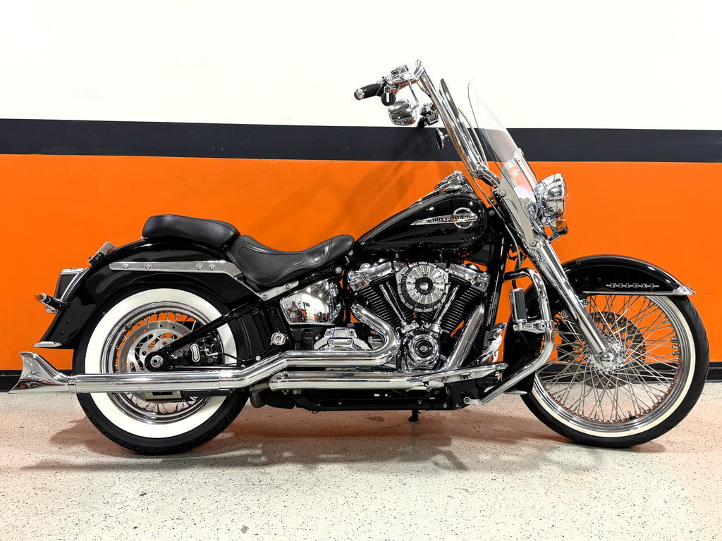 CLASSIC/ANTIQUE – American Classic Motors
