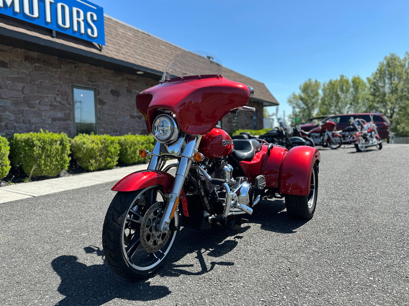 Harley-Davidson Motorcycle 2018 Harley-Davidson Freewheeler Free Wheeler FLRT Triglide Fairing with Extras! $23,995