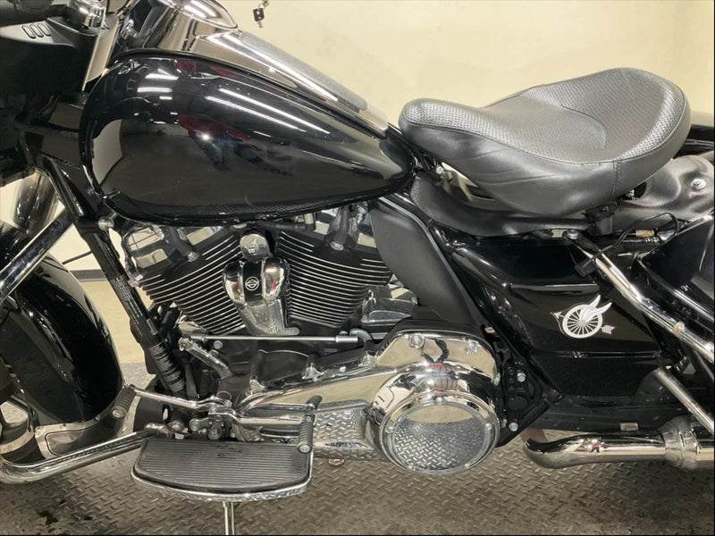 Harley-Davidson Motorcycle 2018 Harley-Davidson Police Electra Glide FLHTP Only 5,996 Miles! 107" Milwaukee 8 $14,995