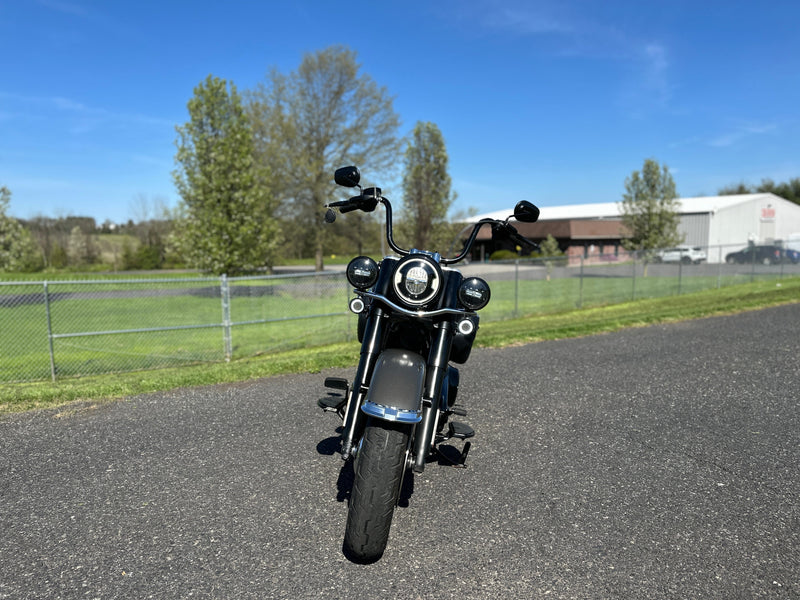 Harley-Davidson Motorcycle 2018 Harley-Davidson Softail Heritage Classic FLHCS 114 Blacked Out Two-Tone Denim! $12,995