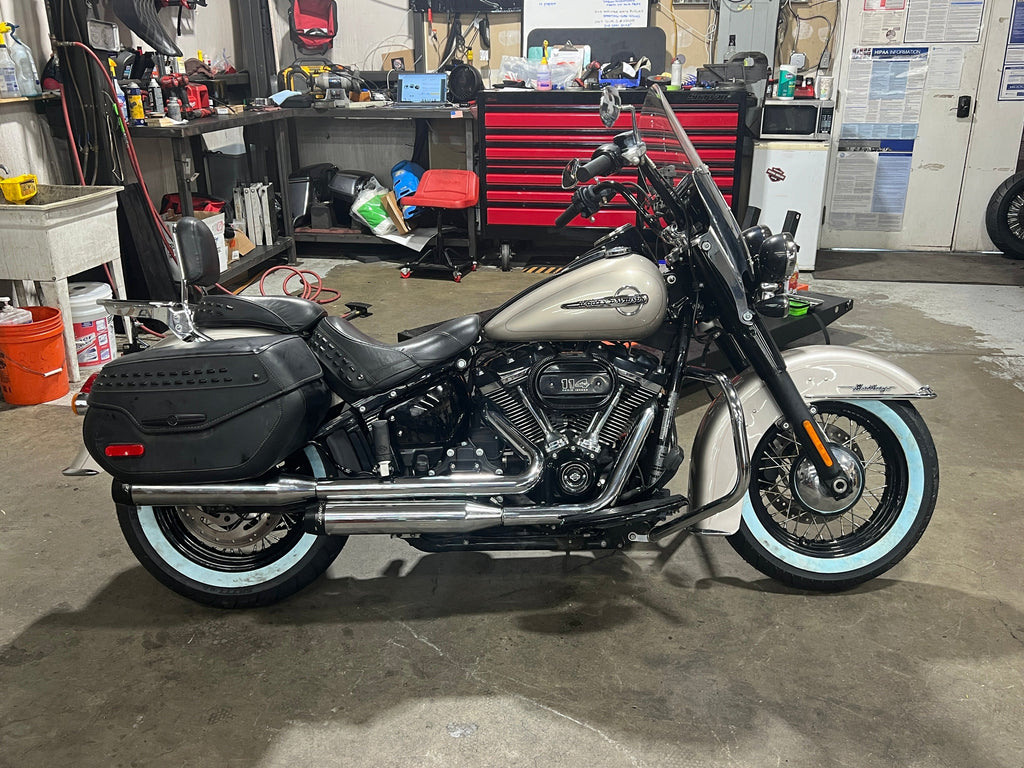 Harley-Davidson Motorcycle 2018 Harley-Davidson Softail Heritage Classic FLHCS 114 M8 One Owner Rinehart Mufflers and Extras!$10,995