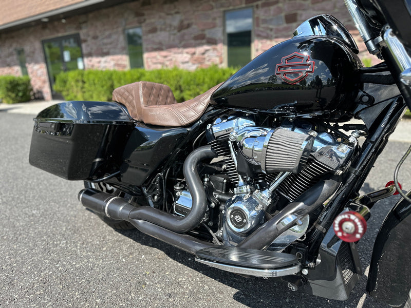 Harley-Davidson Motorcycle 2018 Harley-Davidson Street Glide FLHX One Owner w/ Exhaust, Bars, and Extras! $14,995