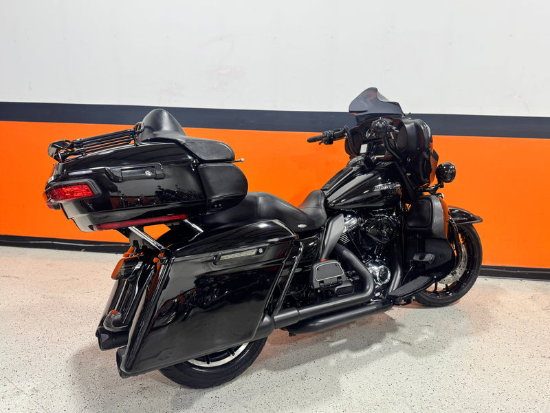 Harley-Davidson Motorcycle 2018 Harley-Davidson Street Glide Style Ultra FLHTCU 124" Big Bore & Tons Of Extras! $16,995