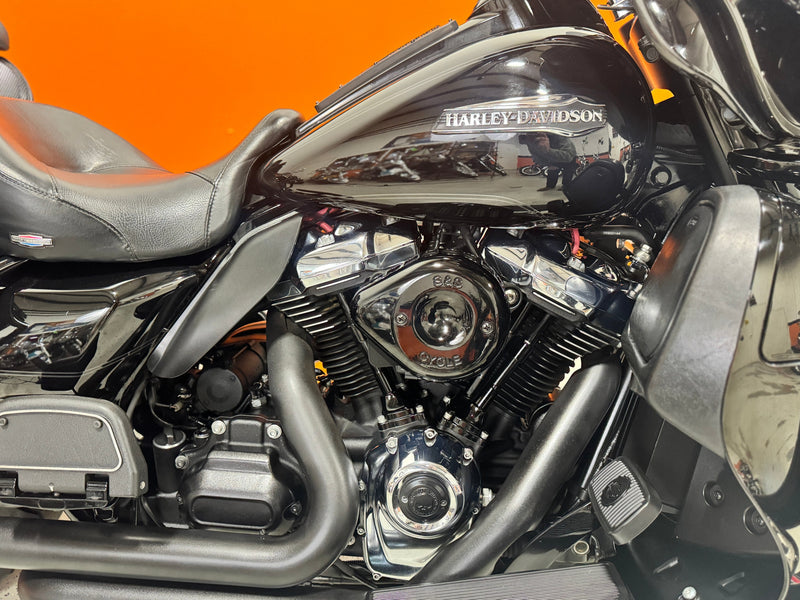 Harley-Davidson Motorcycle 2018 Harley-Davidson Street Glide Style Ultra FLHTCU 124" Big Bore & Tons Of Extras! $16,995